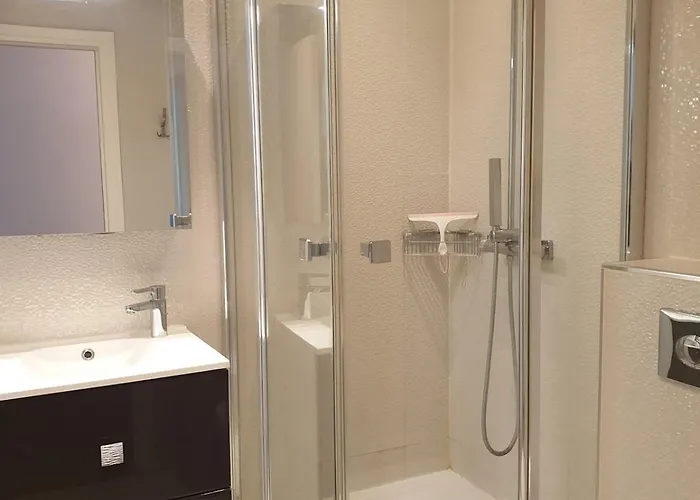 115 M2 Garage Tram St Maur